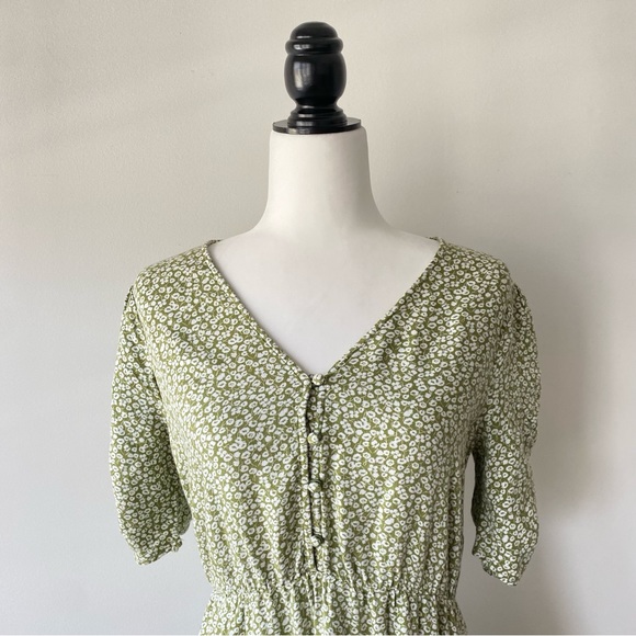 Cottage Button Dress - Picture 2 of 11